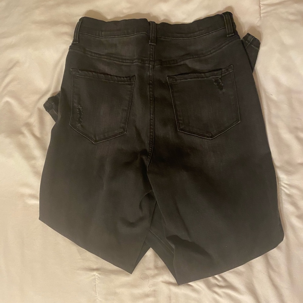 Distressed jeans - Picture 4 of 8